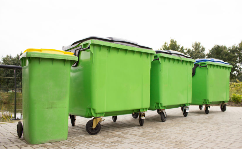 Kontenery na śmieci i gruz – jak skutecznie rozdzielać odpady?