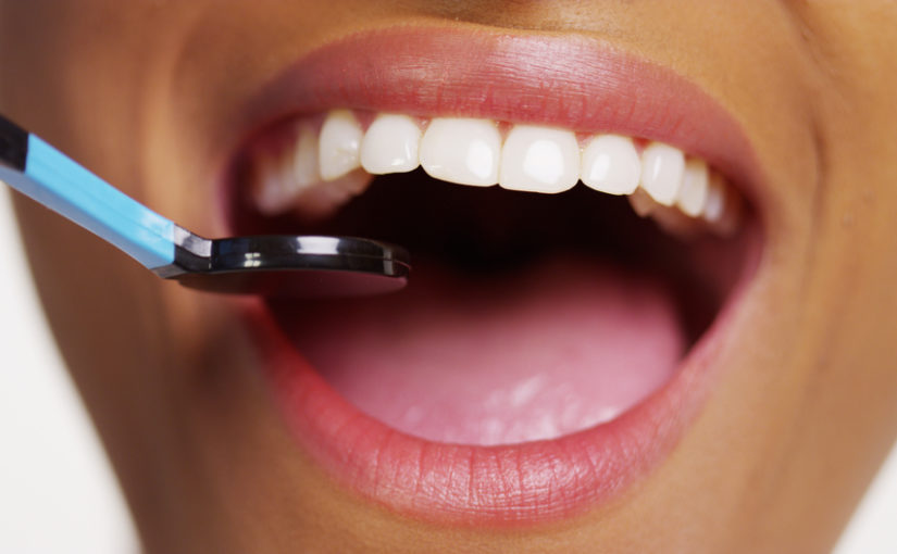 Kompleksowe leczenie stomatologiczne – odkryj ścieżkę do zdrowego i uroczego uśmiechów.